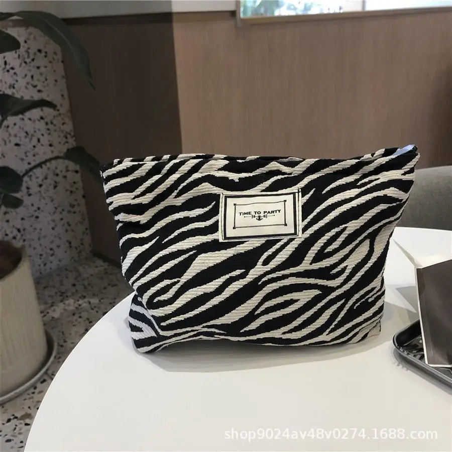 Makeup Bag Large Checkered Cosmetic Bag Capacity Travel Toiletry Bag Cute Makeup Brushes Aesthetic Accessories Storage Bag