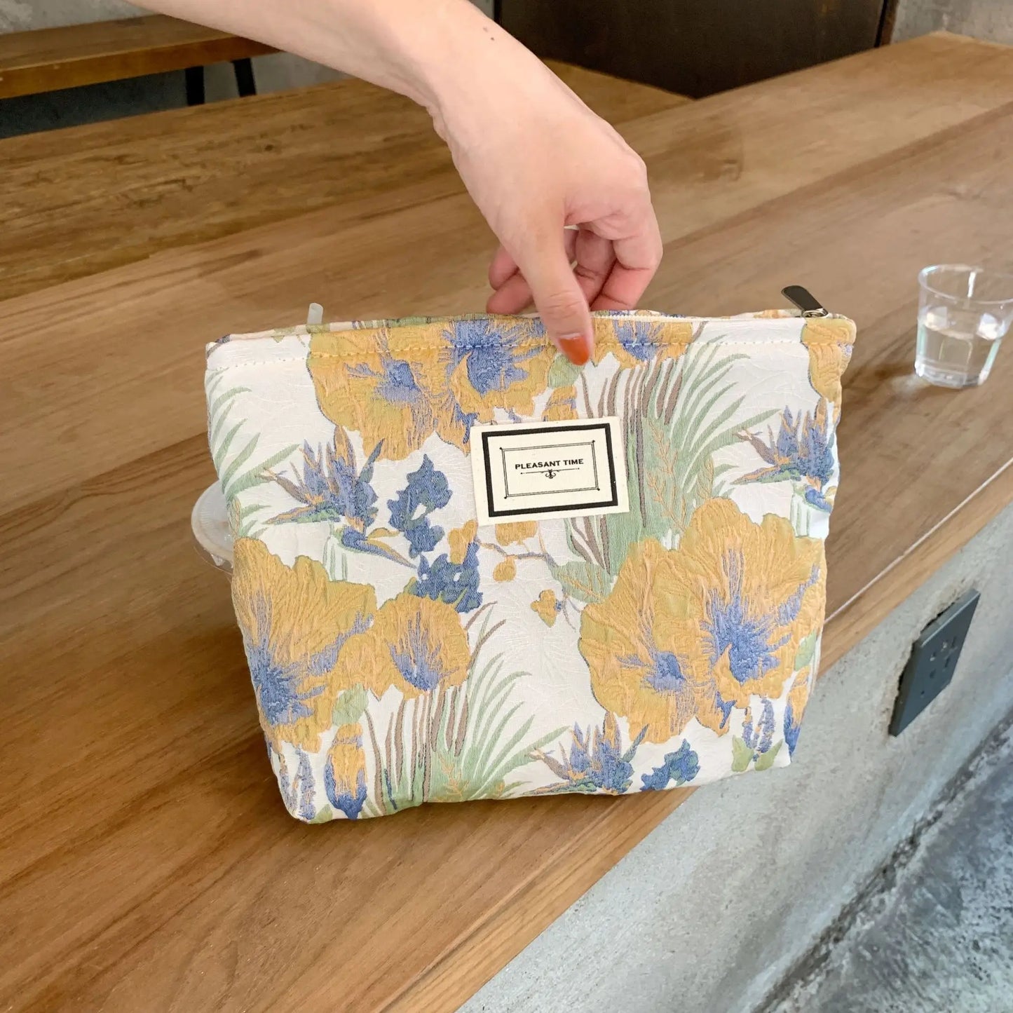 Makeup Bag Large Checkered Cosmetic Bag Capacity Travel Toiletry Bag Cute Makeup Brushes Aesthetic Accessories Storage Bag